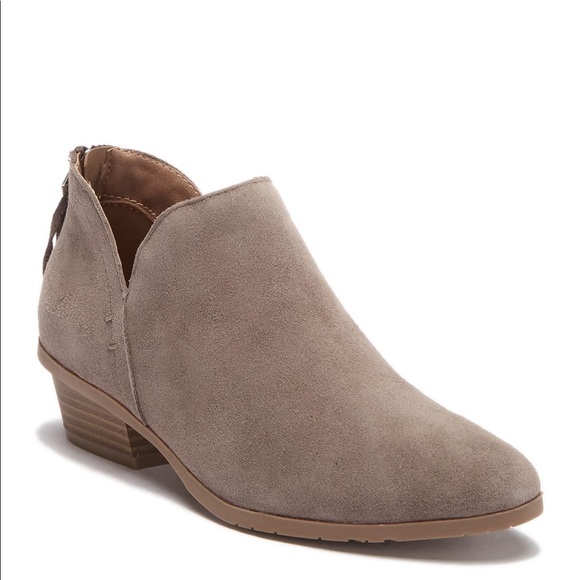 Kenneth Cole Reaction Shoes - ⬇️KennethCole tan suede booties